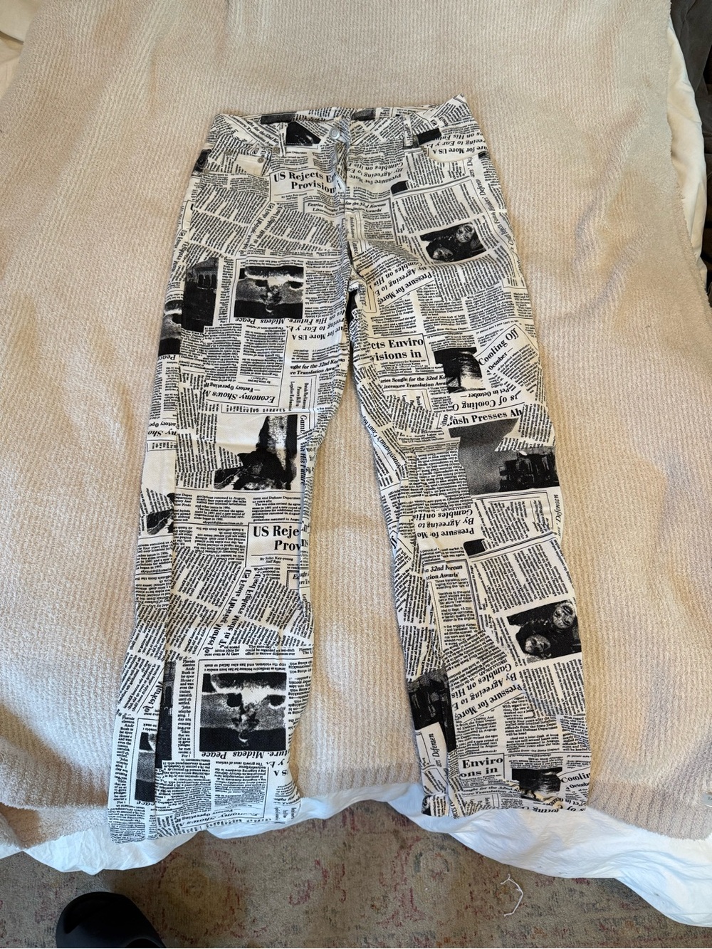 Printed Newspaper jeans Black & White